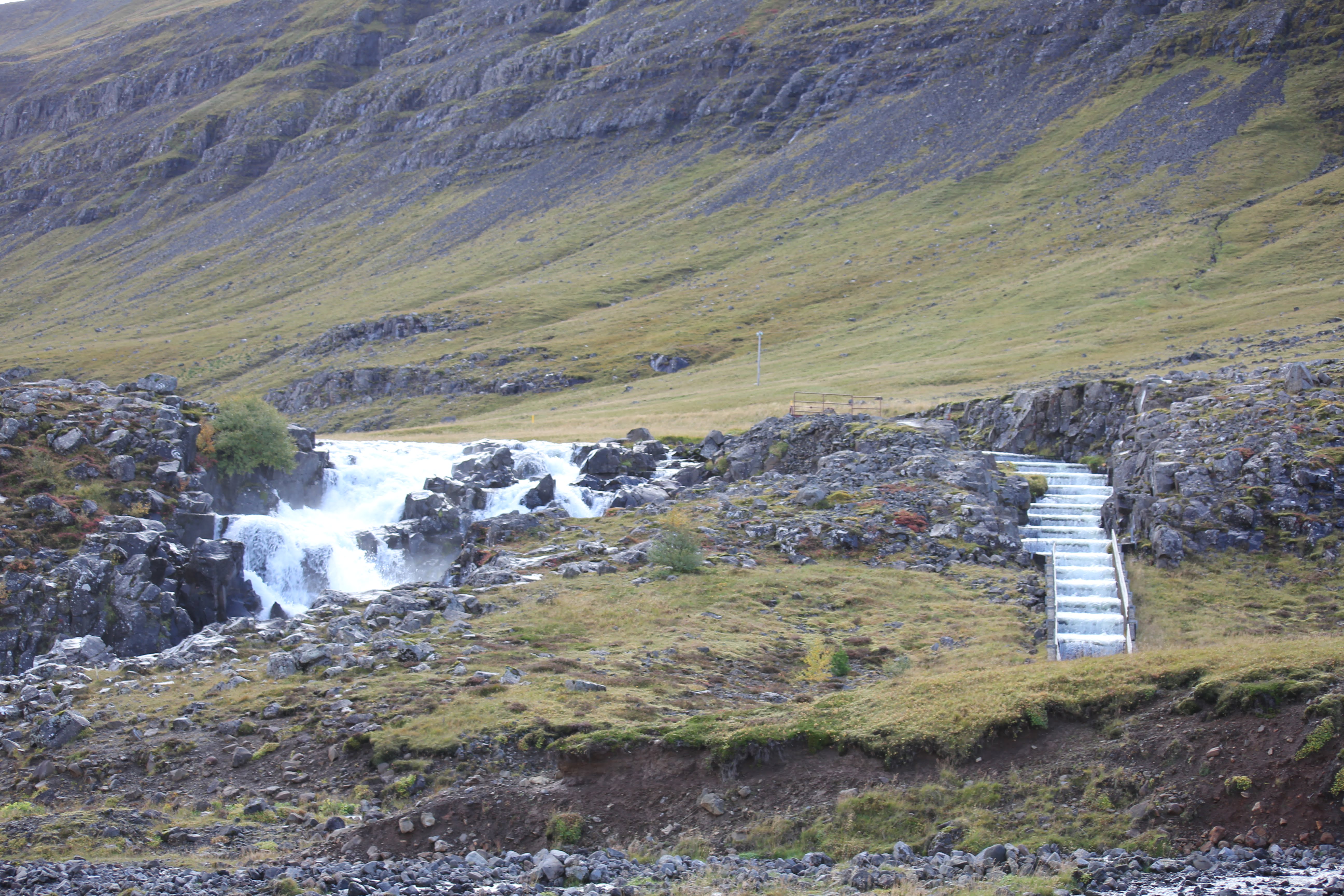 Brynjudalsá, Efrifoss