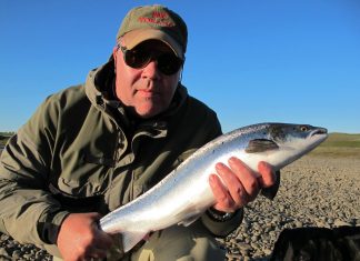 Eggert vinnur nýja seríu Sporðakastaþátta Eggert Skúlason