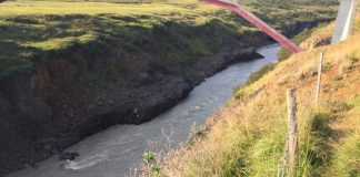 Jökla er komin á yfirfall!